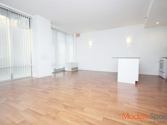 2nd image of 3161 37th St APT 1F