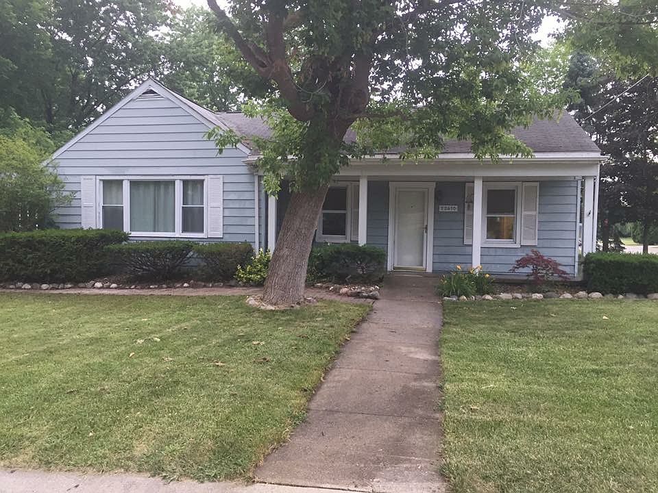 1st image of 22610 Albion Ave