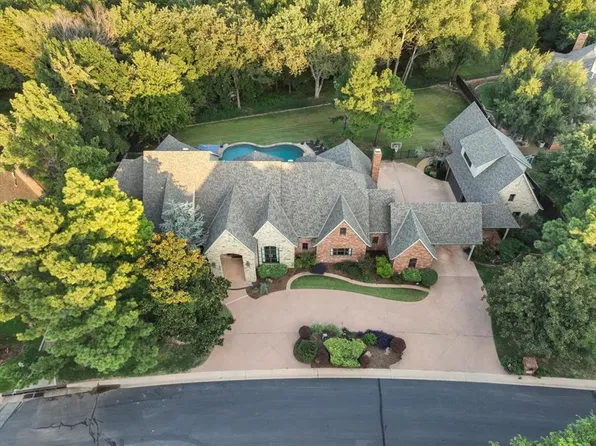 700 Crystal Creek Pl, Edmond, OK 73034