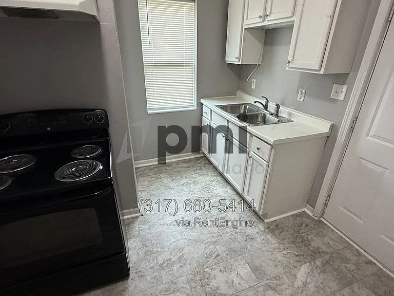 112 Adler St — Photo 5