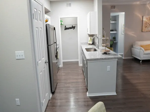 Tuscany at Lakepoint