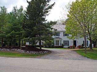 133 E Chowning Cross St, Mequon, WI 53092