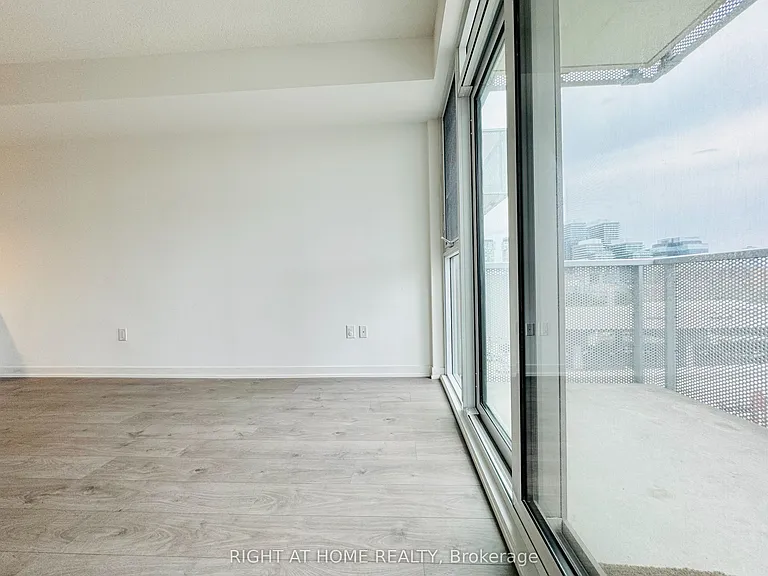20 Richardson St #404 — Photo 23