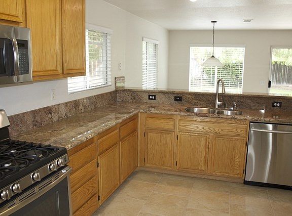 4th image of 23547 Mountain Breeze Dr
