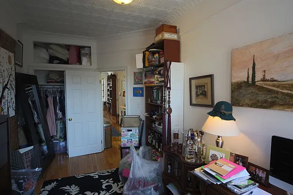 Rented by Metropolitan Realty | media 19