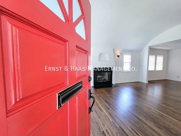 2227 Camden Ave — Photo 3