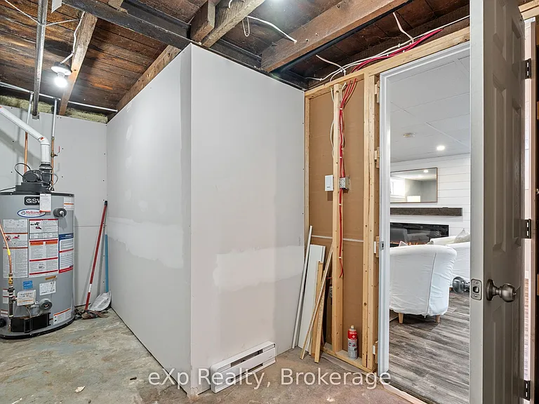 236 Sydenham St — Photo 34