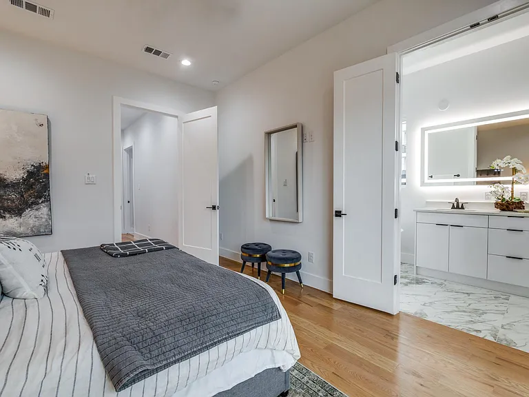 2714 N Carroll Ave #101 — Photo 16