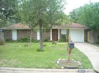 2310 Yosemite Dr, Bryan, TX 77803