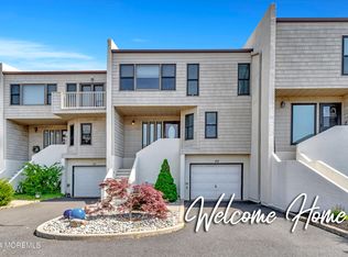 57 Bridgewaters Dr APT 22, Oceanport, NJ 07757