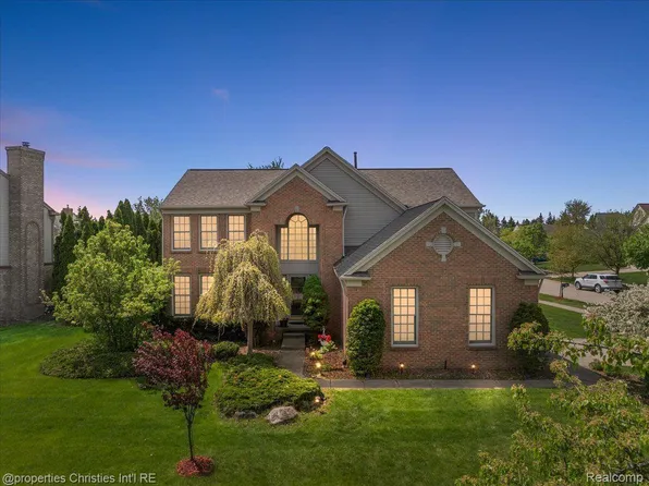 1708 Tremont Rd, Canton, MI 48188