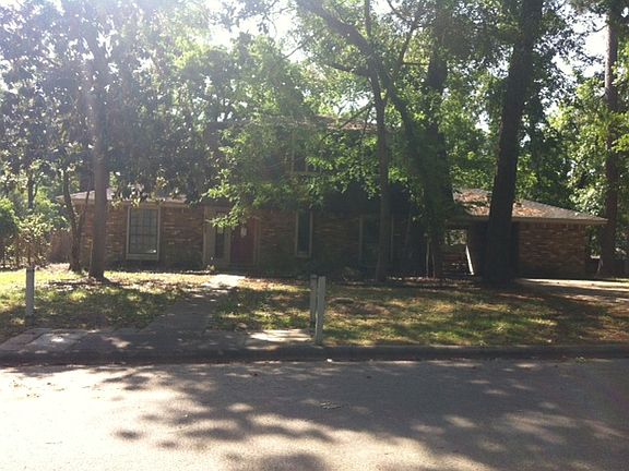3rd image of 1805 E Lake Dr