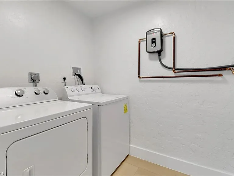 4525 Fluvia Ave — Photo 23