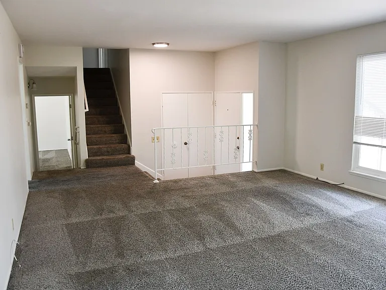 522 E Collins Ave — Photo 10