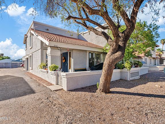 3rd image of 846 N REVERE --