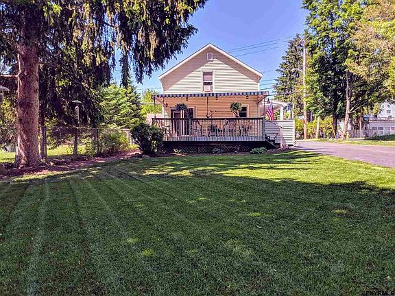 2nd image of 236 W Circular St