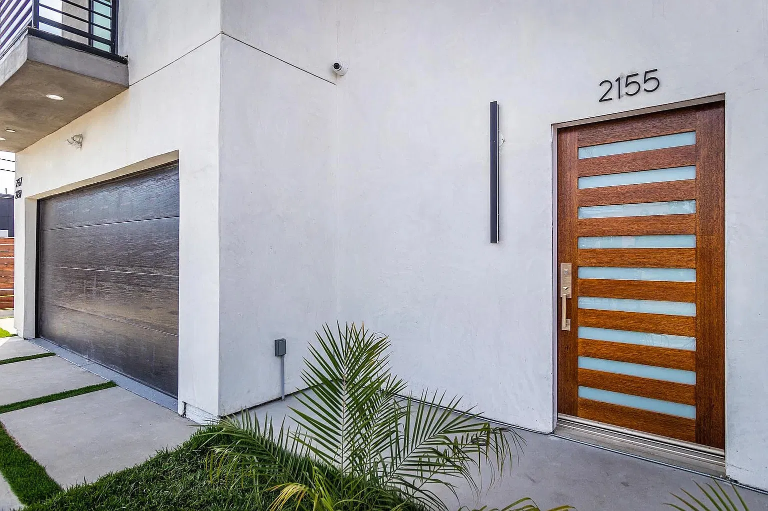 5 bed, 2400 sqft, $6,000 — Photo 3