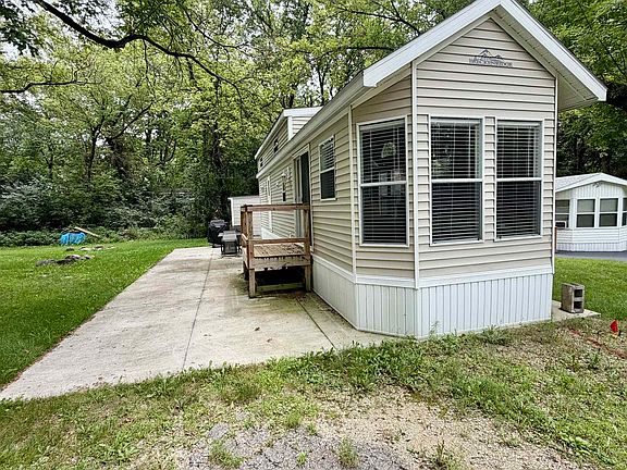 2nd image of 506 Sunset Ct