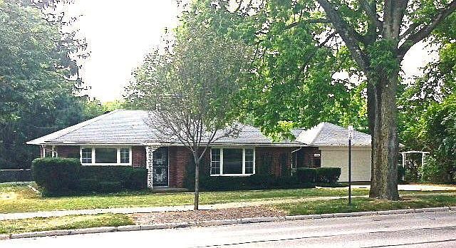 1st image of 130 E Franklin St