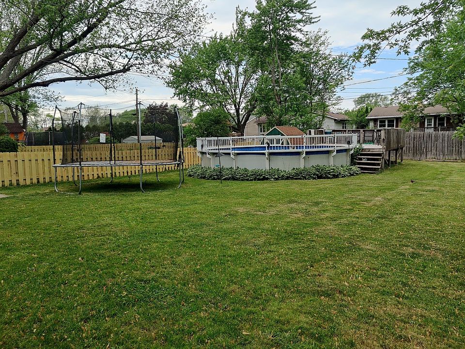 2nd image of 844 Glenview Ave