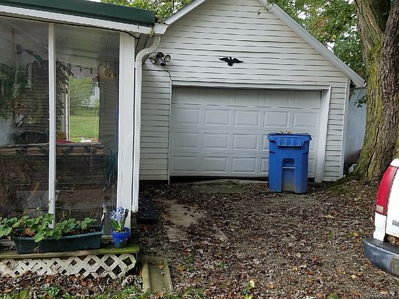 5th image of 509 N Elm St