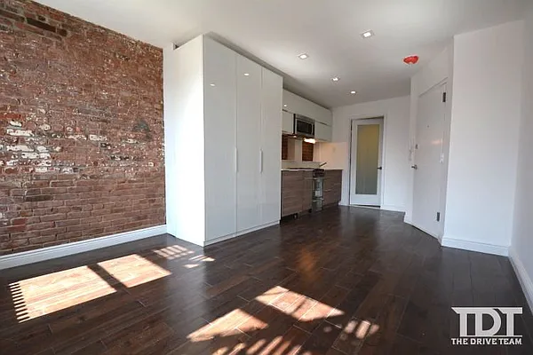 Rented by J Misrahi Realty Corp | media 29