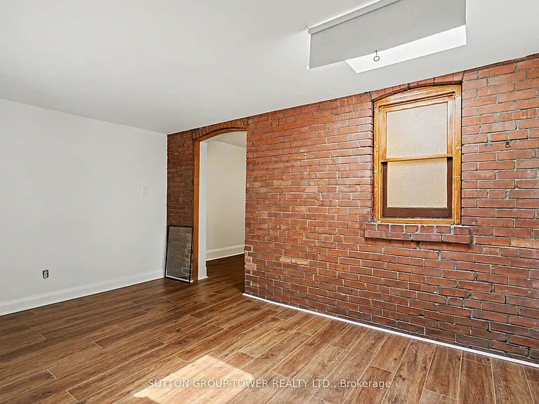 118 Castlefield Ave — Photo 24