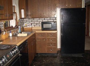 132 Riverview Dr, Saint Albans, WV 25177