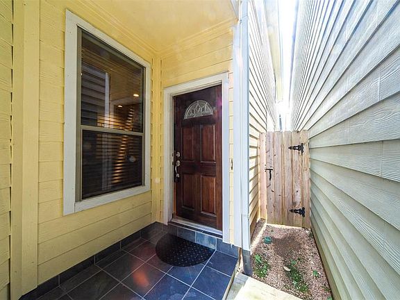 3rd image of 1110 Beall Landing Ct