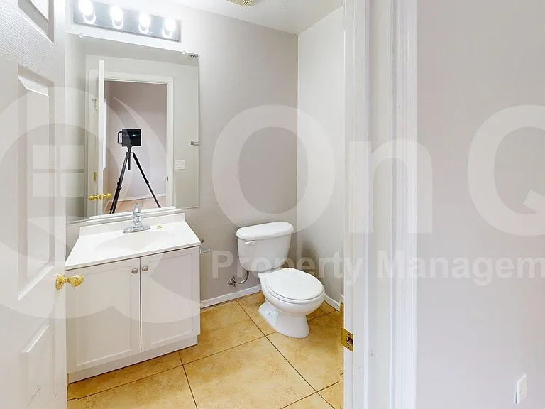 2012 W Dozemary Ct — Photo 4