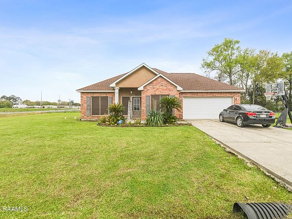 3rd image of 1005 Bridgetowne Ln