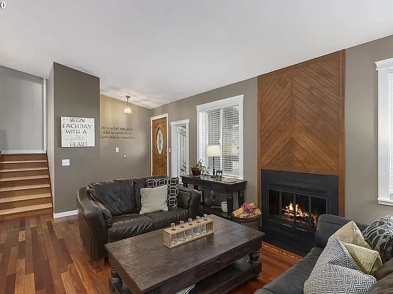 6381 SE Cavalier Way — Photo 2