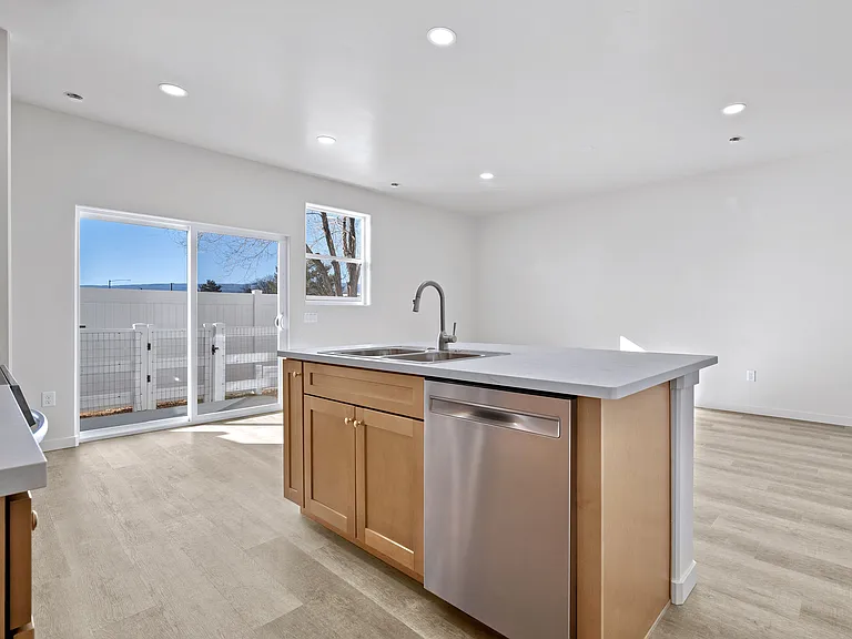 2773 Caspain Way #B — Photo 14