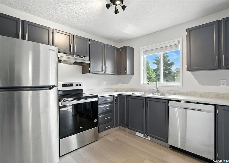 1st image of 238 Stillwater Dr