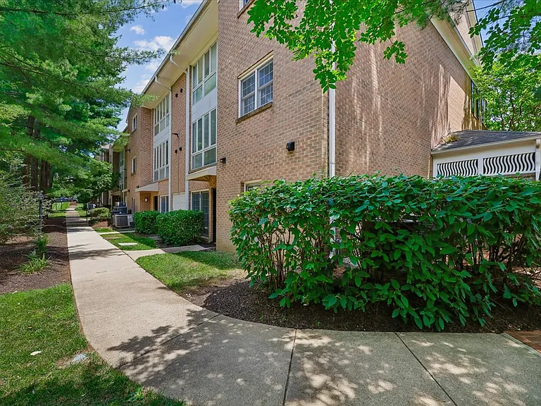 5702 Brewer House Cir #T3-12 — Photo 29
