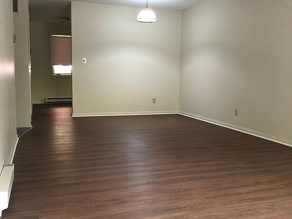 4th image of 2441 Echo Valley Dr
