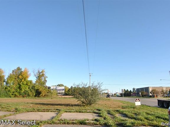 4th image of 6483 Bay Rd