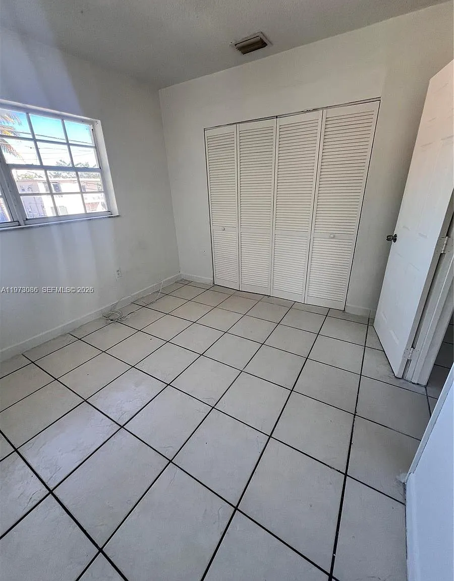 2 bed, 2900 sqft, $2,000 — Photo 4