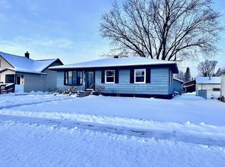 406 11th St NW, Chisholm, MN 55719