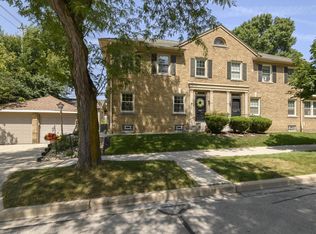 1614 E Kenmore Pl, Milwaukee, WI 53211