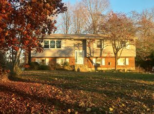 1 Summit Rd, Mahopac, NY 10541