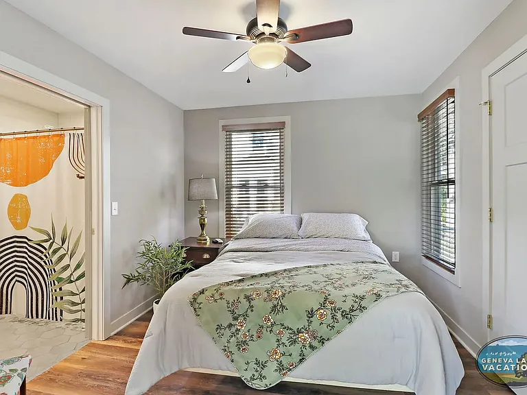 922 Sage St — Photo 3
