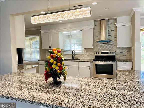 3rd image of 2223 Hylaea Rd