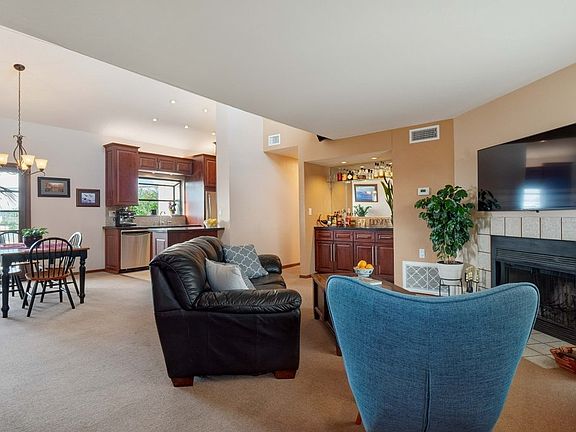 4th image of 1263 Robinson Ave APT 24