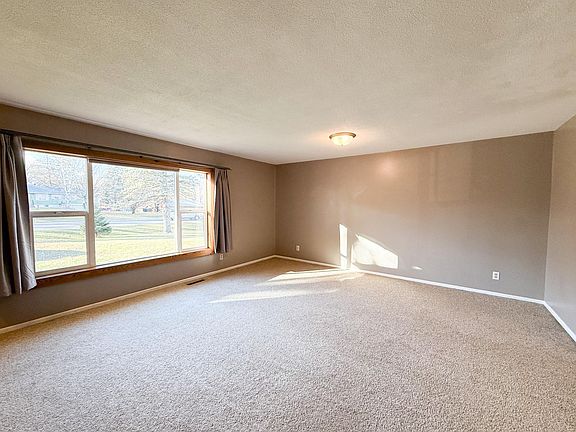 5th image of 17145 Highland Dr