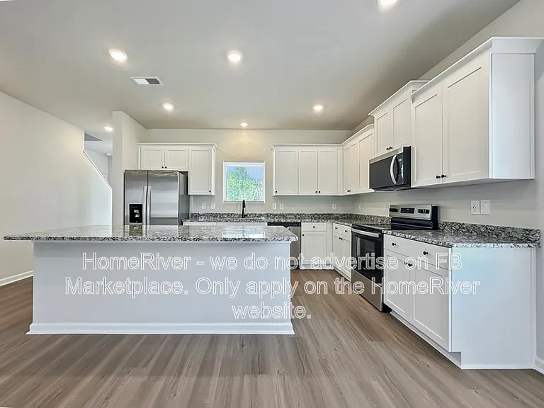 437 Chedworth Dr — Photo 6