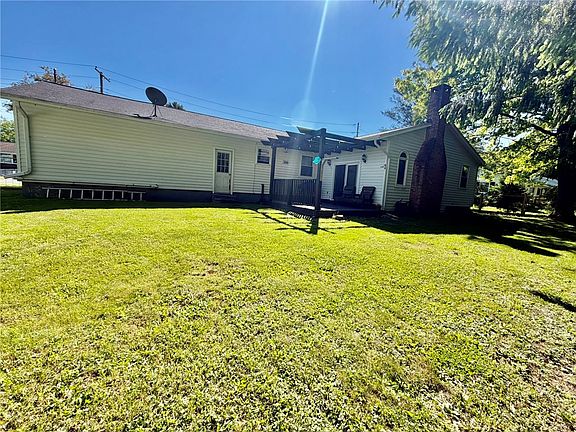 3rd image of 8 Flynn St