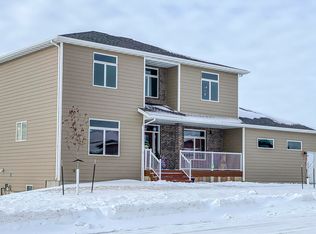 6537 Edgerly Ln, Bismarck, ND 58504