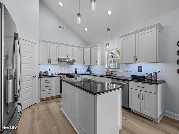 5th image of 1403 Seafarer Drive