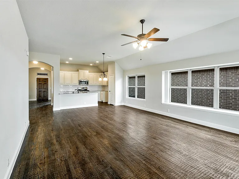 6026 Priory Dr — Photo 9